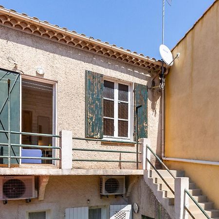 Soleil En Ville - Coeur De Ville, Climatisatise Et Au Calme Plein Sud A 300 M Du Port Vieux La Ciotat Room photo